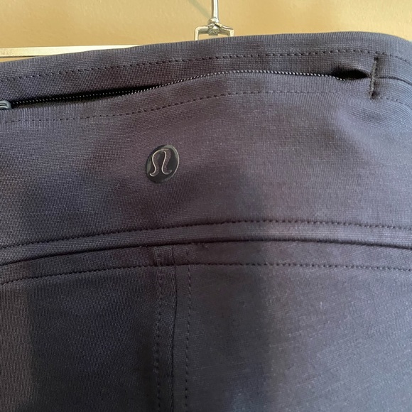 Sz 12 Lululemon Navy Mid weight pants. - Picture 4 of 7